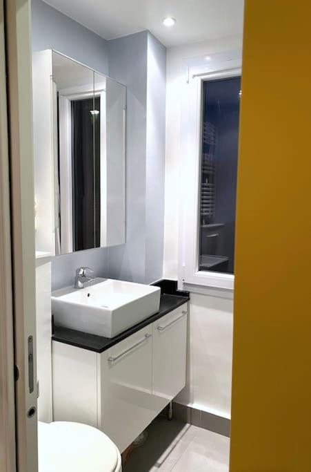 Logement Entier - Appartement Cosy De 2 Pieces Párizs Kültér fotó